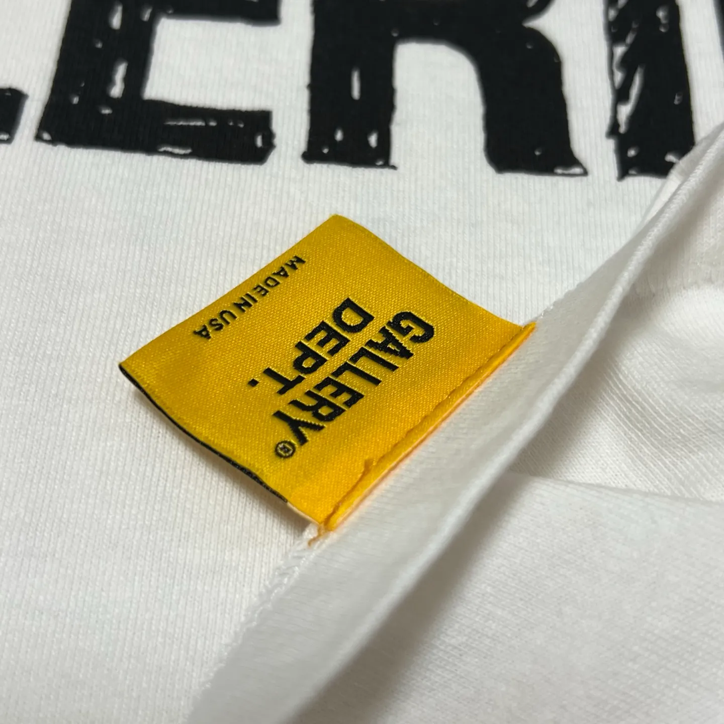 GALLERY DEPT. MOODY TEE/WHITE New in stock graffiti French/design draft printed TEE white S-XL original consistent OE yarn tube weaving seamless fabric authentic level printing restoration authentic consistent accessories